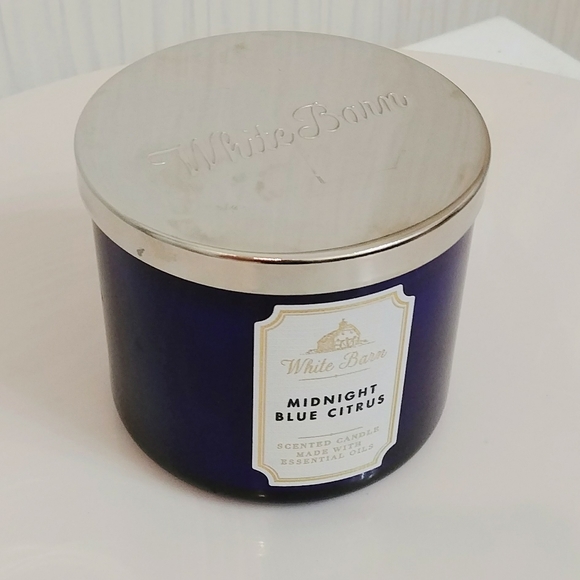 White Barn Midnight Blue Citrus 3 wick Candle - Picture 2 of 3